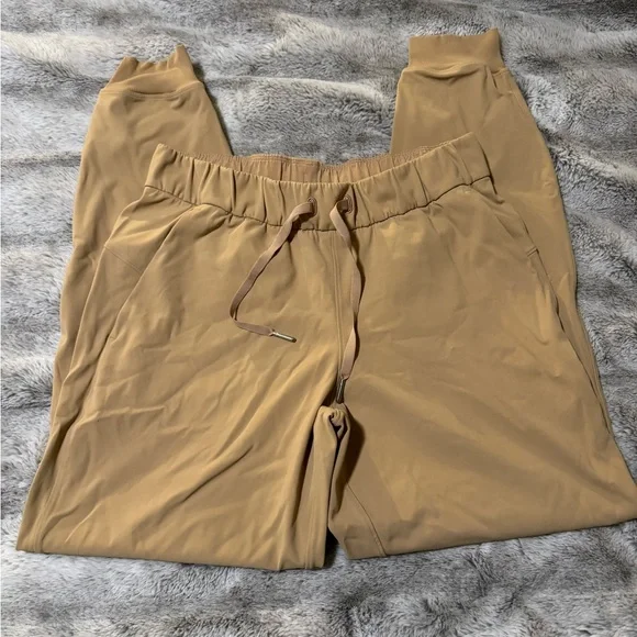 Lululemon On the Fly Jogger - Picture 6 of 10